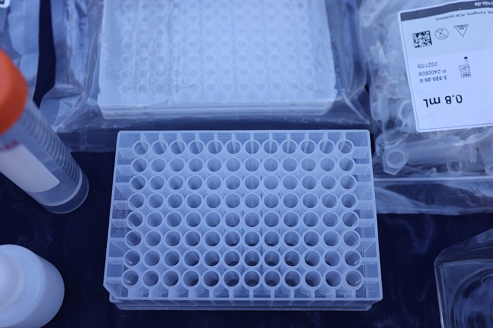 Research microplate